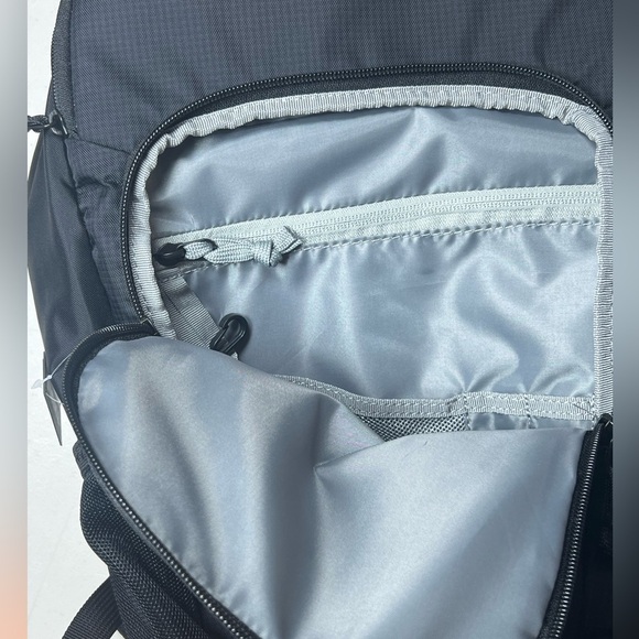 NWT THULE Achiever 15” Laptop 24L Backpack Bag Men Unisex - Picture 11 of 12